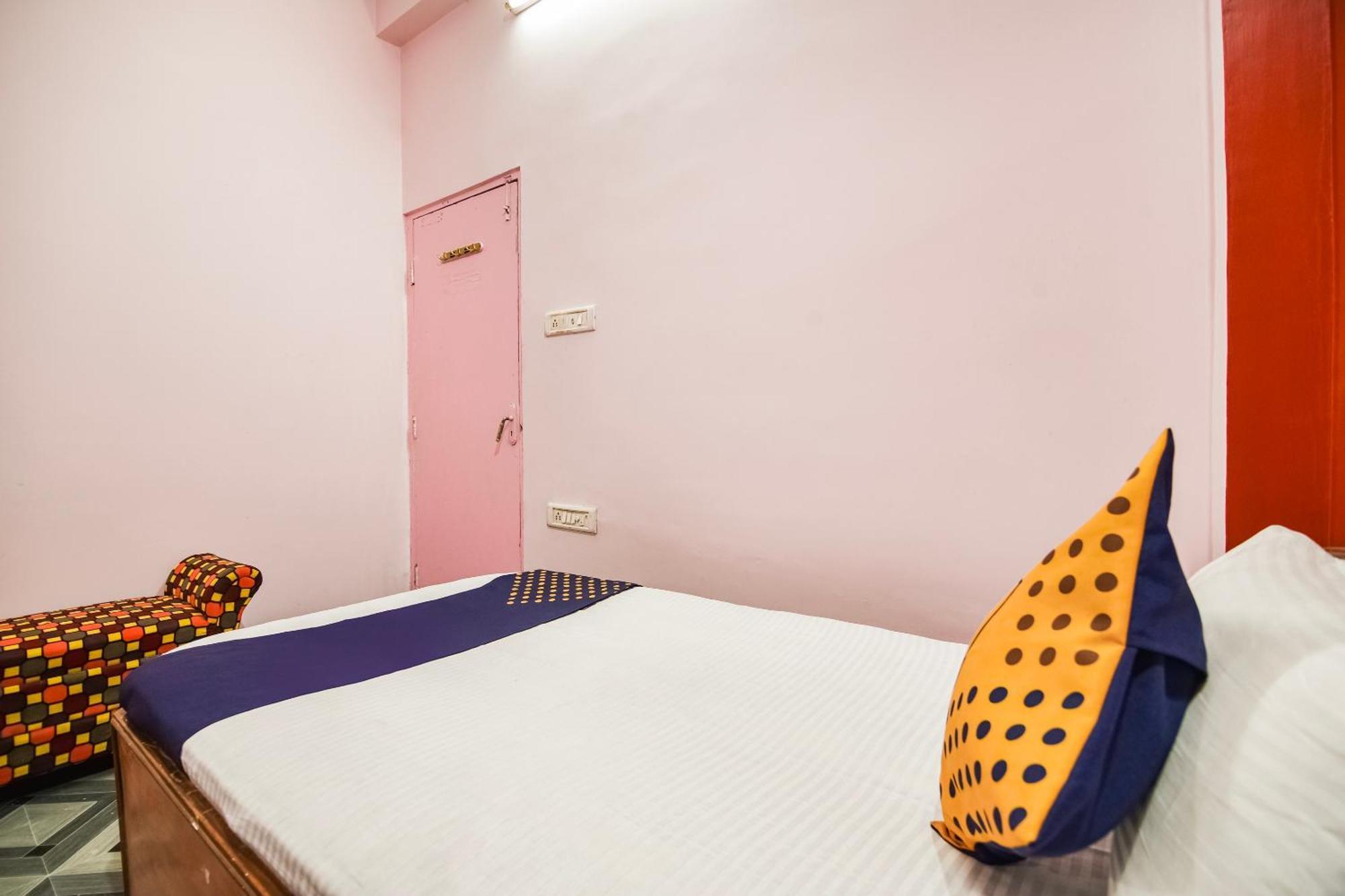 Spot On Hotel Midtown Gondia Eksteriør bilde